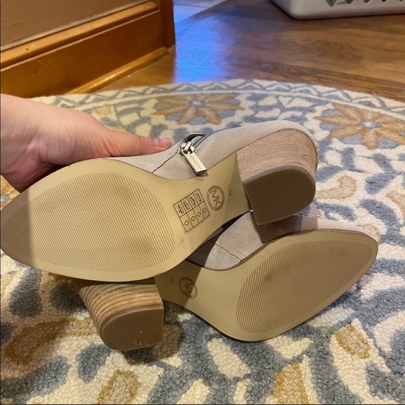 Michael Kors Boots - Picture 4 of 7